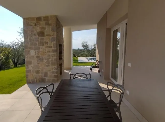 La Rondinella Дом отдыха Бардолино